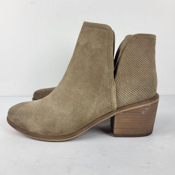 BP Ankle Booties Beige Suede Block Heels Casual Pull On Almond Size 7M - Picture 3 of 13